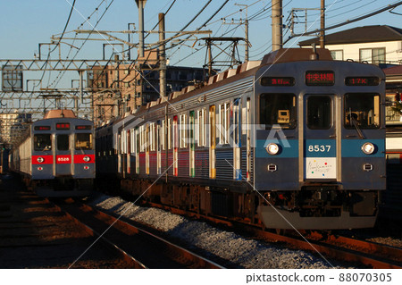 [DT] Tokyu Denentoshi Line 8500 series (blue belt: Bunkamura) 88070305