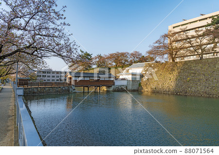 Scenery of Fukui Castle Ruins Honmaru 88071564