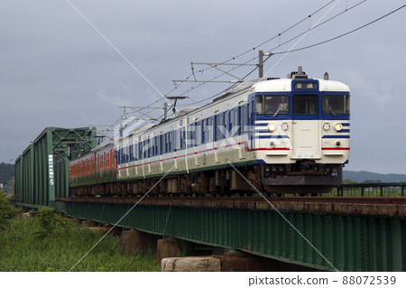 Echigo line close to the end 115 Series 6 Echigo line close to the end 115 Series 6 88072539