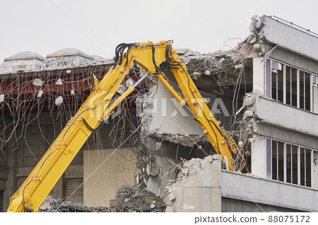 Heavy equipment for dismantling dilapidated public buildings 88075172