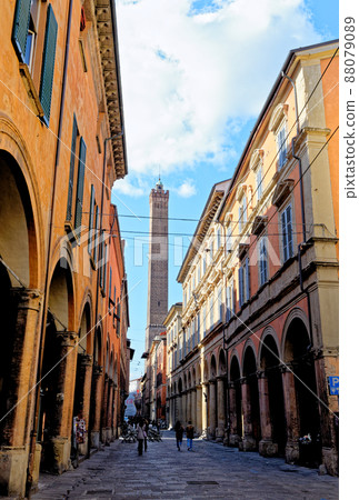 Le Due Torri - The Two Towers - Bologna, Emilia Romagna, Italy 88079089