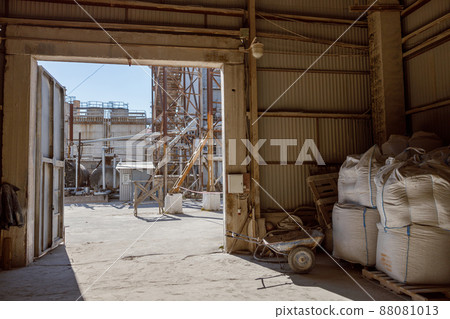 Warehouse photo of large construction material factory Warehouse photo of large construction material factory 88081013