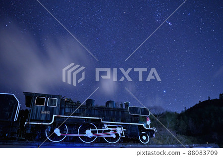 蒸汽機車和星空 88083709
