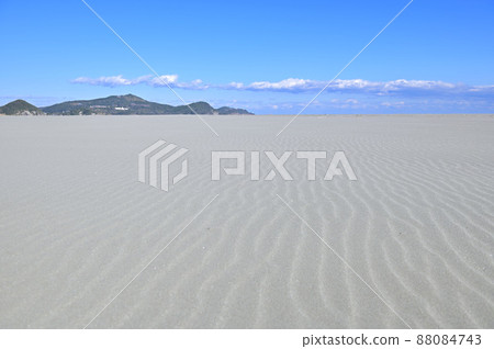 Okuragahama sandy beach 88084743