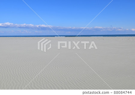 Okuragahama sandy beach 88084744