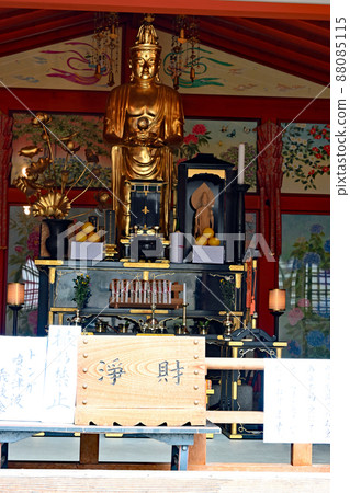 [Temples and shrines] Kyoto Ohara Sanzenin Kannon-do 88085115