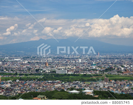 Scenery of Maebashi City and Mt. Akagi seen from Mt. Takasaki Kannon 88085745