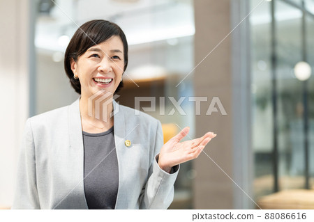 Female lawyer shooting cooperation: WEEK Shibadaimon (Sun Frontier Fudousan) 88086616