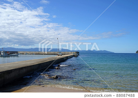 [Kyoto Prefecture] Maizuru, the beautiful sea of Mihama coast (Ryuguhama), Maizuru City, Kyoto Prefecture 88087488