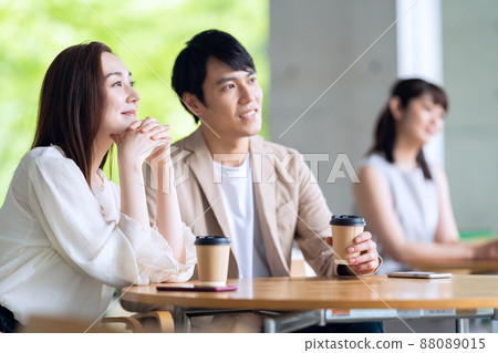 女咖啡館約會情侶情侶 88089015