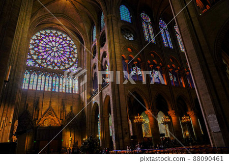 巴黎圣母院 88090461