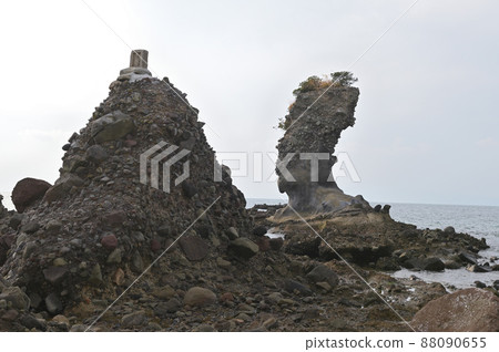 Futago Rock (Minamishimabara City, Nagasaki Prefecture) 88090655