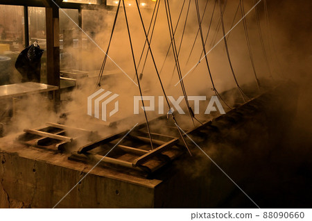 Steaming pot where steam rises Steaming pot where steam rises 88090660