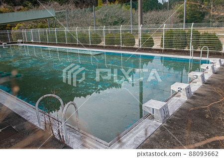 Pool of closed elementary school 88093662
