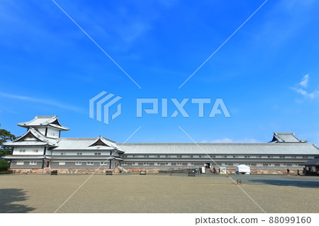 [Ishikawa Prefecture] Kanazawa Castle under sunny weather 88099160