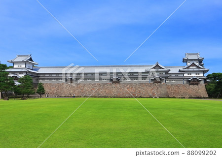 [Ishikawa Prefecture] Kanazawa Castle under the clear sky 88099202