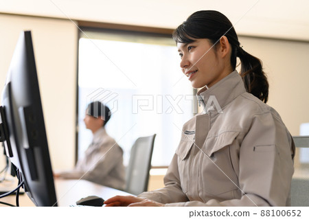 商務人士 88100652