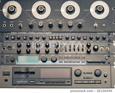 professional vintage audio equipment 88100846