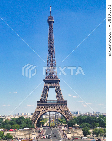 The sunny Eiffel Tower 88101351