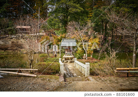 Benzaiten-do of Nariaiji Temple, Miyazu City, Kyoto Prefecture Benzaiten-do of Nariaiji Temple, Miyazu City, Kyoto Prefecture 88101600
