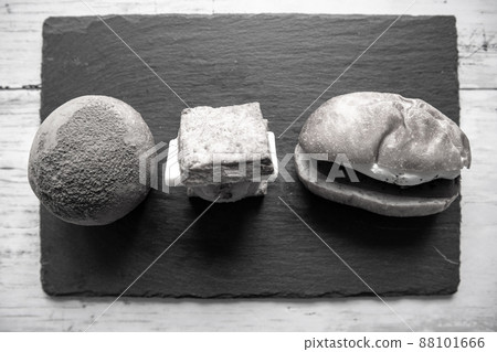 (Sepia) Delicious bread (Sepia) Delicious bread 88101666
