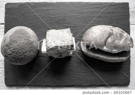 (Sepia) Delicious bread (Sepia) Delicious bread 88101667