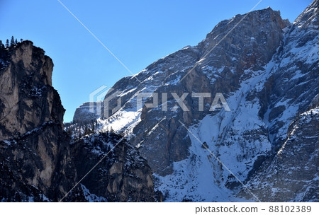Massive rocks on the lake 88102389