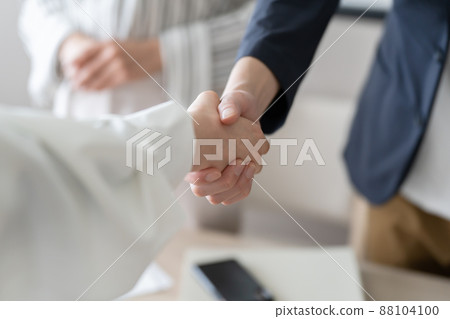 Business handshake at hand 88104100