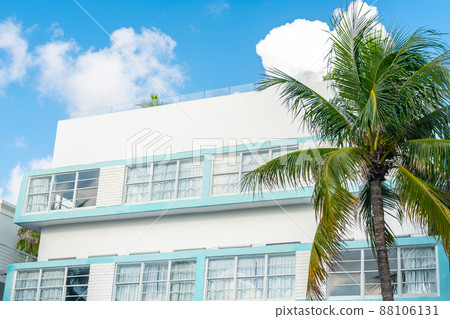 Art Deco building in the Art Deco District in South Beach, Miami Art Deco building in the Art Deco District in South Beach, Miami 88106131