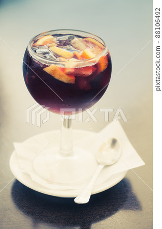 Sangria cocktail 88106492