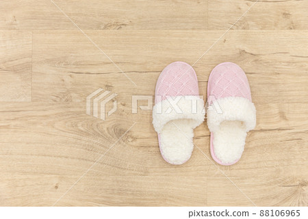 Pink cozy knitted slippers Pink cozy knitted slippers 88106965