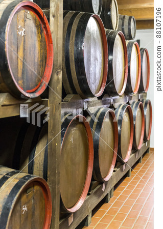 balsamic vinegar wooden barrels storing and aging 88107196