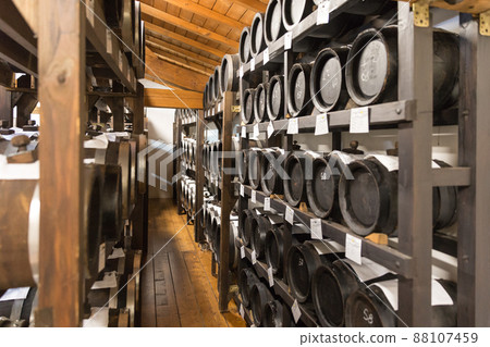 balsamic vinegar wooden barrels storing and aging 88107459