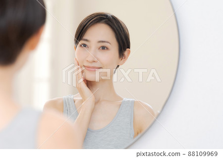 Skin-care woman in her 30's Skin-care woman in her 30's 88109969