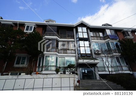 In the park. Fir forest. Redevelopment. Dal-dong neighborhood. Villa 88110130