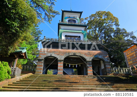 [Ishikawa Prefecture] Oyama Shrine Shrine under fine weather 88110581