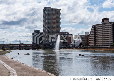 Sightseeing dam 88113609