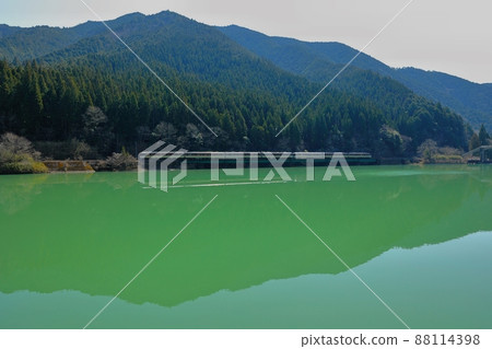 Spring Shimohara Dam Spring Shimohara Dam 88114398