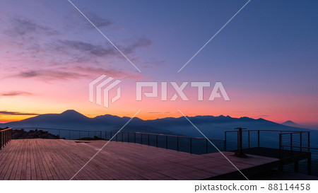 Dawn of Kurumayama (Yatsugatake and Mt. Fuji) Dawn of Kurumayama (Yatsugatake and Mt. Fuji) 88114458