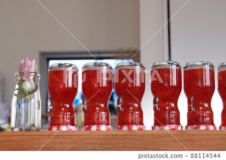 手工製作的草莓醬 88114544