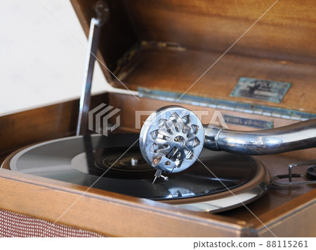 Kiryu Meijikan (Important Cultural Property) Gramophone Kiryu Meijikan (Important Cultural Property) Gramophone 88115261