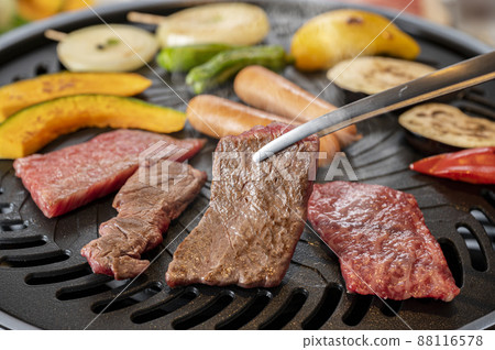 在家享受烤肉 88116578