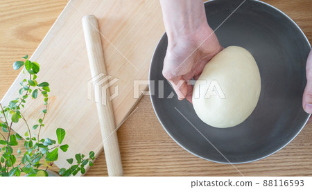 手工麵包｜製作麵團的形象 88116593
