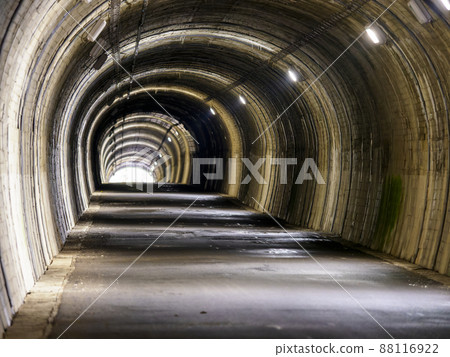 舊路上的舊隧道 舊路上的舊隧道 88116922