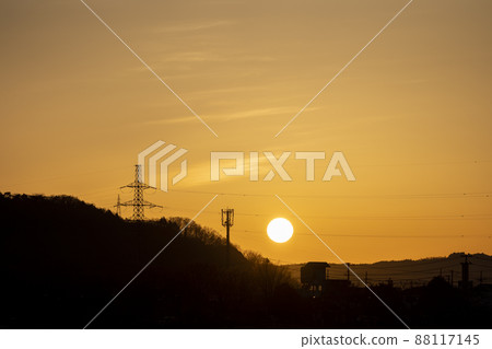 Silhouette of sunrise and mountains, Ogawara Town, Miyagi Prefecture Silhouette of sunrise and mountains, Ogawara Town, Miyagi Prefecture 88117145