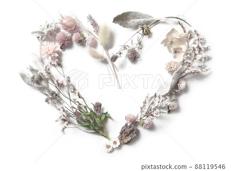 Heart-shaped dried flowers, pastel wreath 88119546