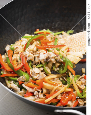 炒青椒牛排 炒青椒牛排 88119797