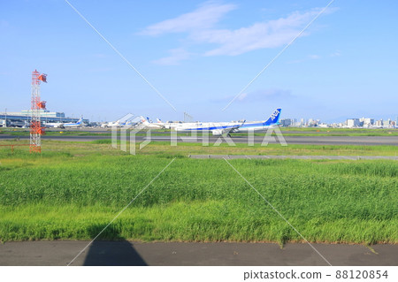 Scenery from the cabin taking off from Haneda Airport Scenery from the cabin taking off from Haneda Airport 88120854