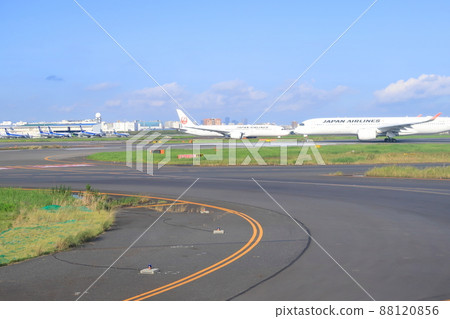 從羽田機場起飛的客艙風景 88120856