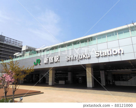 Shinjuku Station New South Ticket Gate 88121000